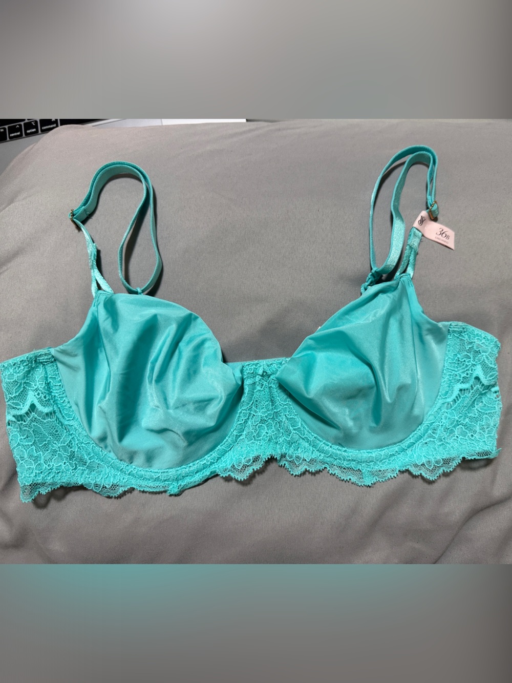 Victoria's Secret Teal Lace Underwire Bra